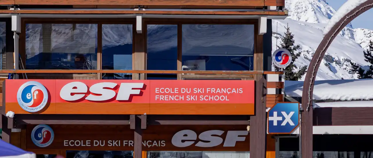 How are ski instructors recruited?